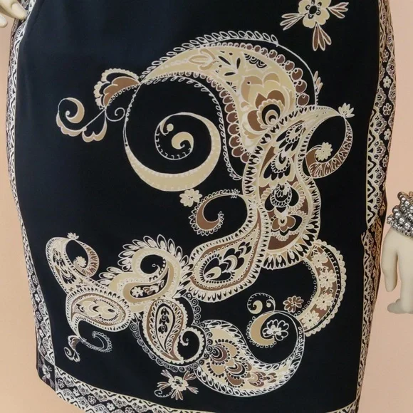 Sandra Darren Sleeveless Black & Beige Knee Length Dress - Picture 3 of 9